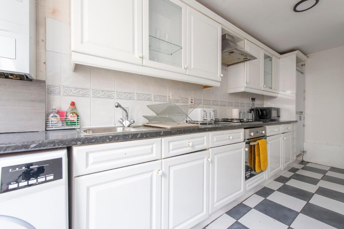 Lovely 2-Bed 20 Mins To Central Londra Dış mekan fotoğraf