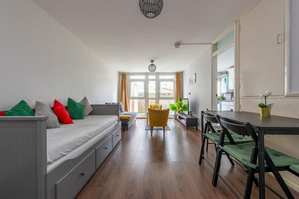 Lovely 2-Bed 20 Mins To Central Londra Dış mekan fotoğraf