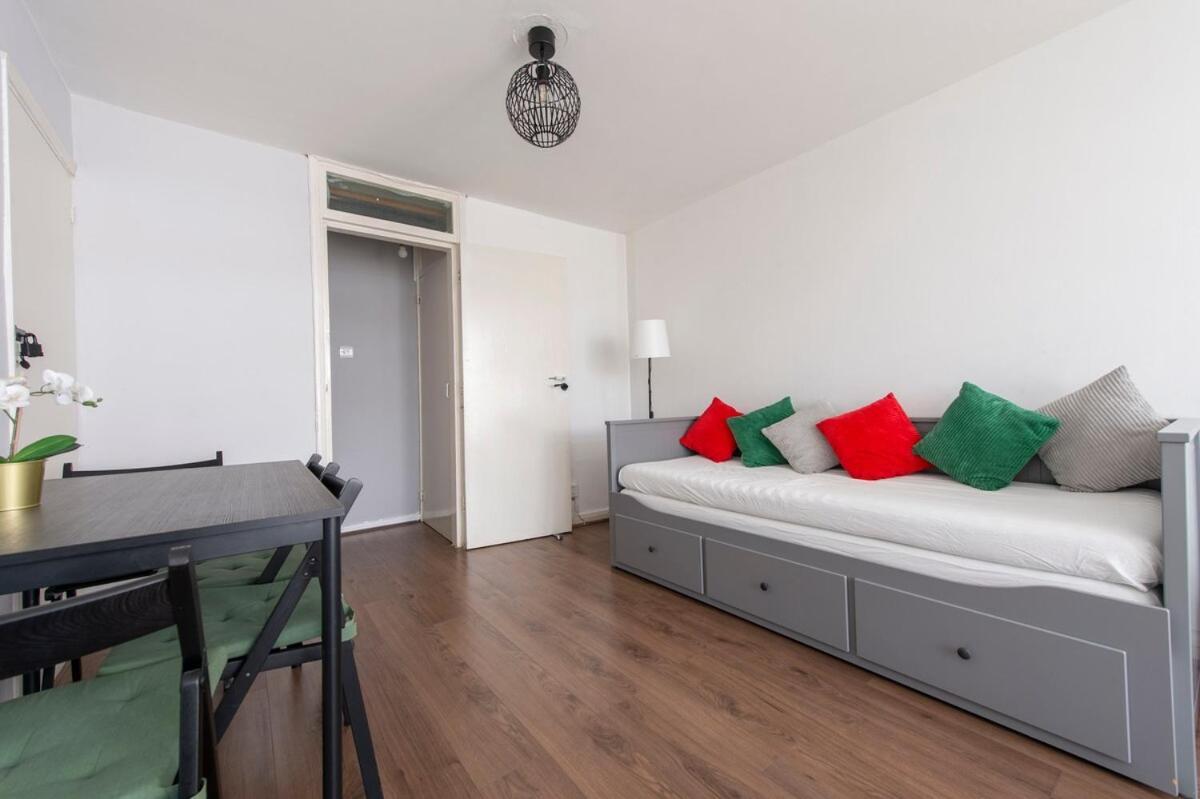 Lovely 2-Bed 20 Mins To Central Londra Dış mekan fotoğraf